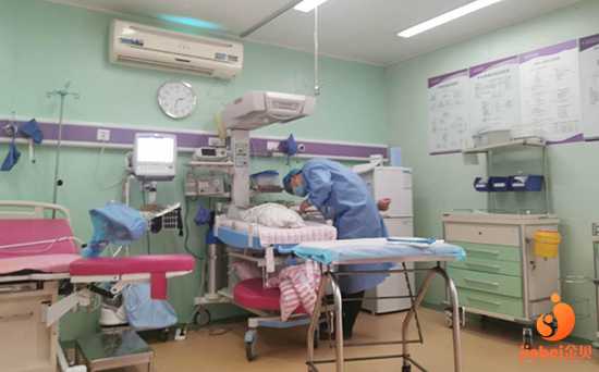 香港验血查性别有错误的么,子宫肌瘤怀孕难，泰国第三代试管婴儿官宣怀孕