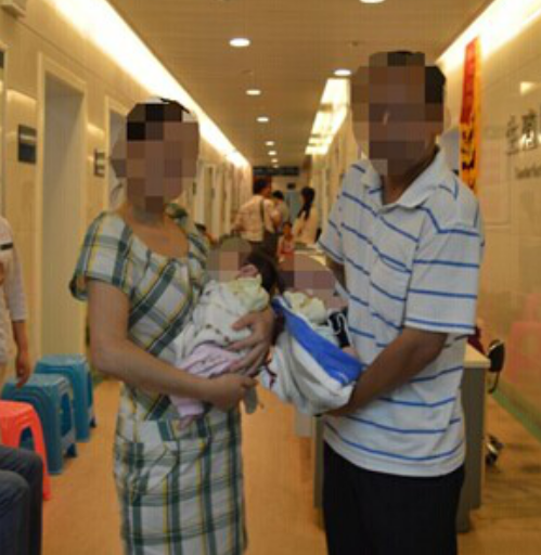 香港验血的血能保存几天,大龄做试管婴儿一超显示双胎，“老来得子”真不容